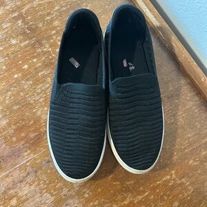 Skechers Black Slip-On Sneakers